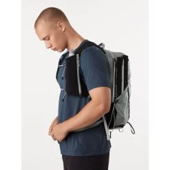 Arc'teryx Aerios 15 - Men's -Peak Camping Aerios 15 Backpack Pixel Side View Left rsz 90843.1648070836