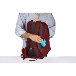 Osprey Apogee -Peak Camping apogee f19 detail1 rivetred 44547.1626822822