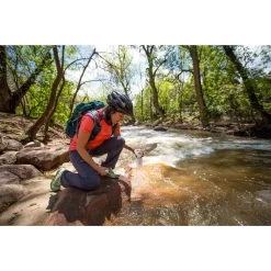 Katadyn BeFree 1.0L Microfilter -Peak Camping befree 1l woman filling bottle 77316.1626822817