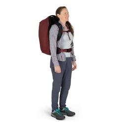 Osprey Fairview 40 Travel Pack - Women's -Peak Camping fairviewpack40 f22 body1 zirconred rsz 11979.1666649952