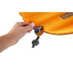 Nemo Flyer Self-Inflating Sleeping Pad (Spring 2022) -Peak Camping flyer cross valve open3 rsz 83279.1671145979