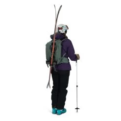 Osprey Kresta 20 - Women's -Peak Camping kresta20f21 f21 onbody2 pineleafgreen rsz 36821.1642115471