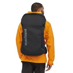 Patagonia Cragsmith 45L -Peak Camping wbs20 48065 blk jb2 rsz 03535.1646179662